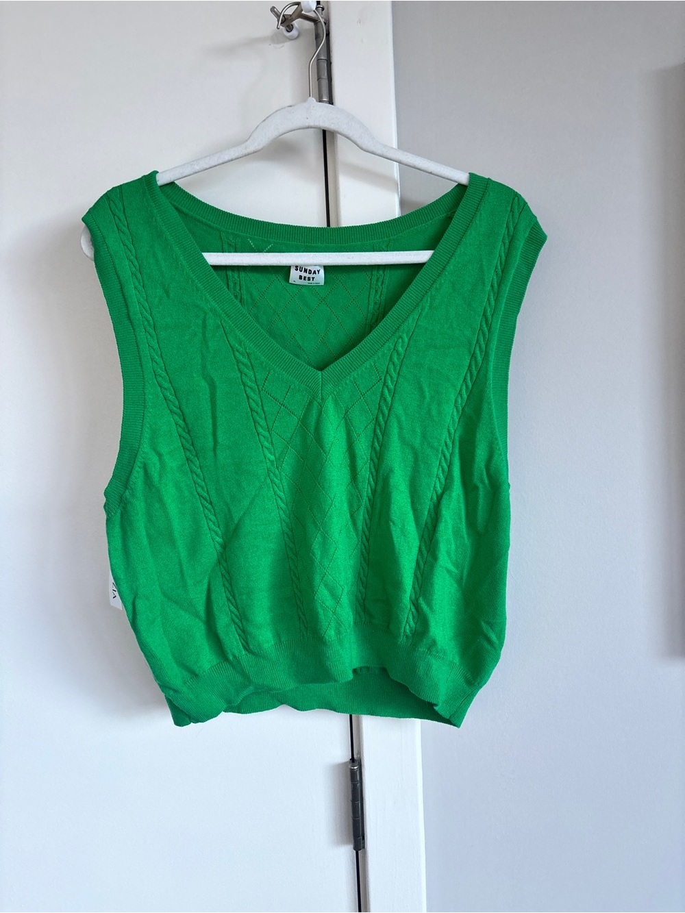 Aritzia Bright Green V-Neck Cable Knit Sleeveless Sweater Vest